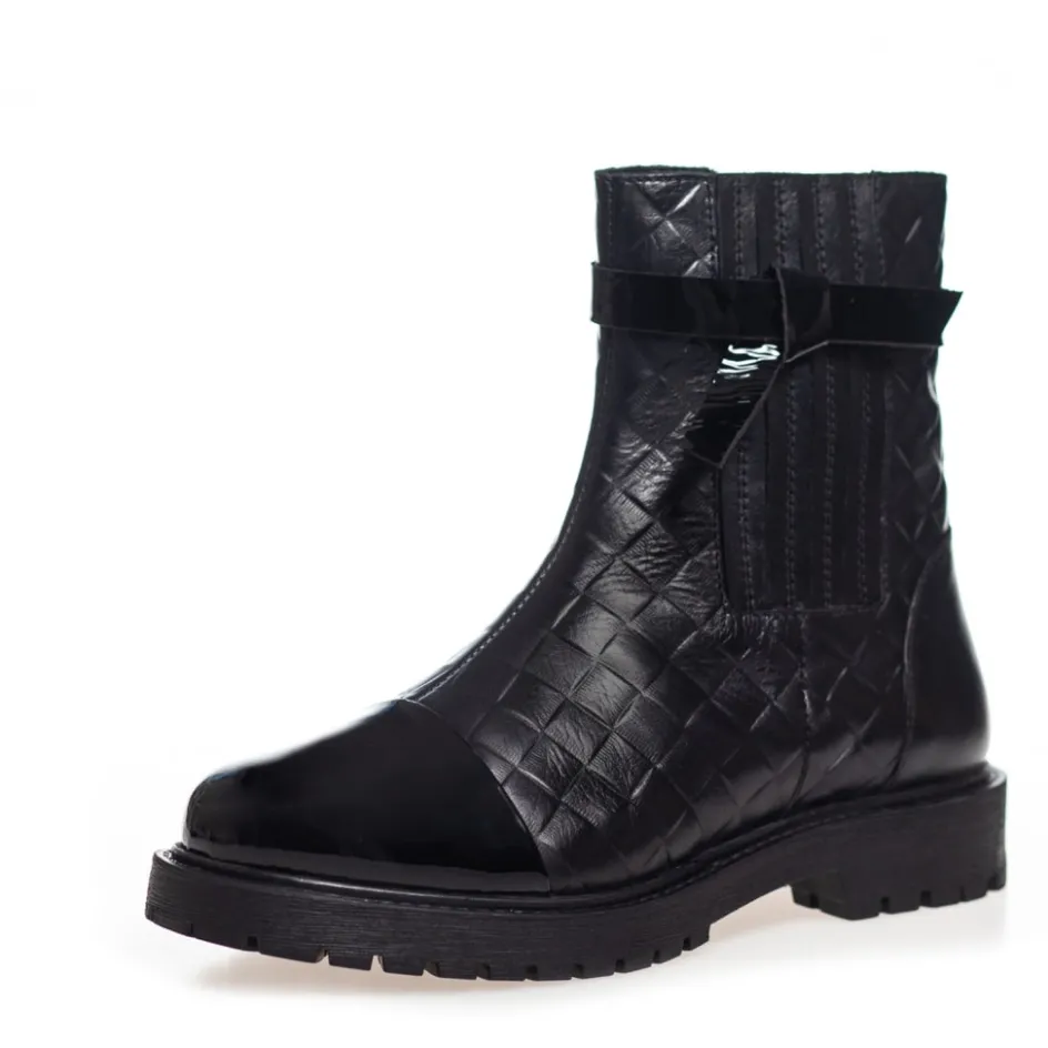 be_my_guest__black_patent_2.webp Copenhagen Shoes Ankelstøvler*BE MY GUEST - BLACK PATENT Bemy guest boot black patent