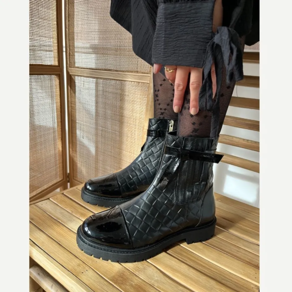 be_my_guest__black_patent_8.webp Copenhagen Shoes Ankelstøvler*BE MY GUEST - BLACK PATENT Bemy guest boot black patent