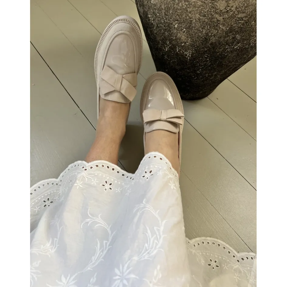 Copenhagen Shoes Loafers*BOWS AND ME 23 - BEIGE Bowsand me 23 loafer beige
