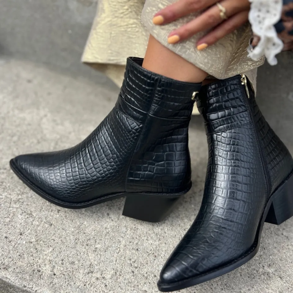 Copenhagen Shoes Ankelstøvler | Støvler Med Hæl*DIVIDED LOW - BLACK Dividedlow stoevler black