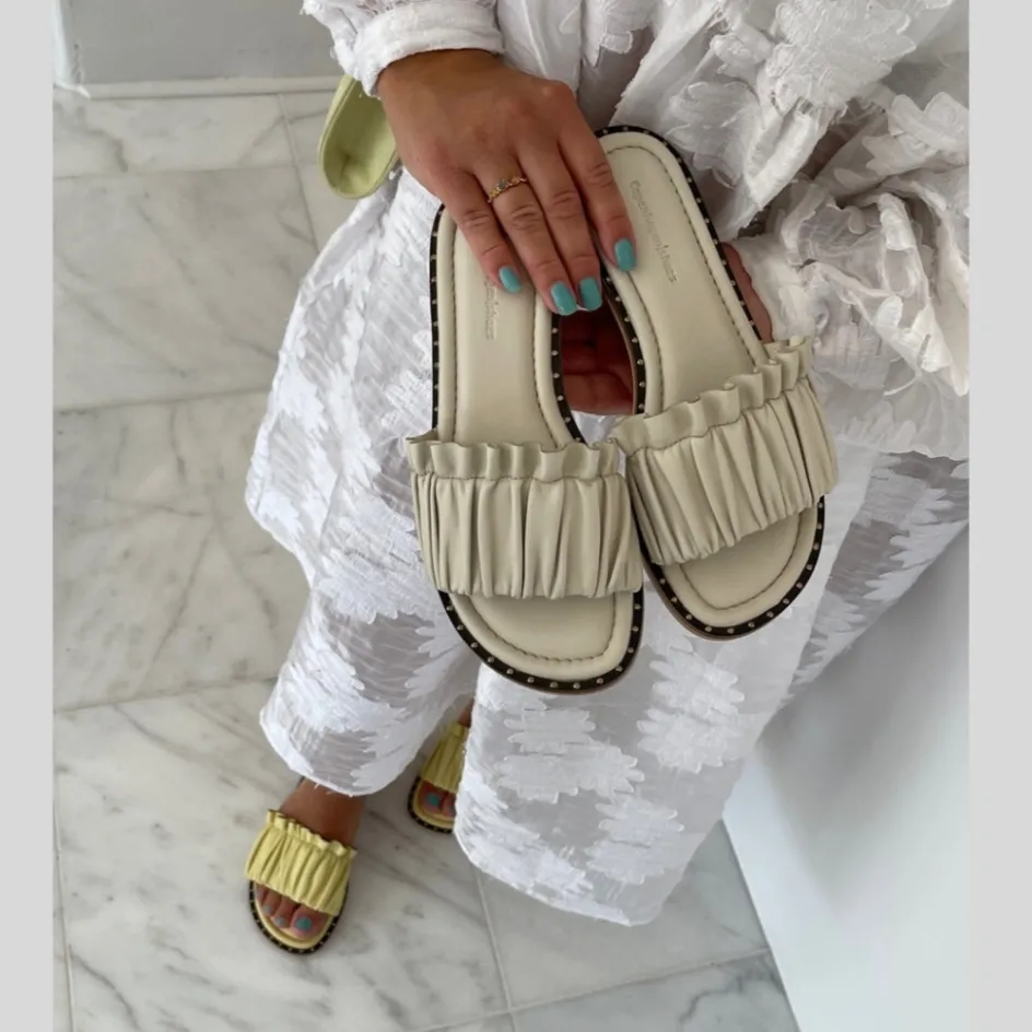 hold_me__nude_cloud_4.webp Copenhagen Shoes Flade Sandaler*HOLD ME - NUDE (CLOUD) Nude cloud