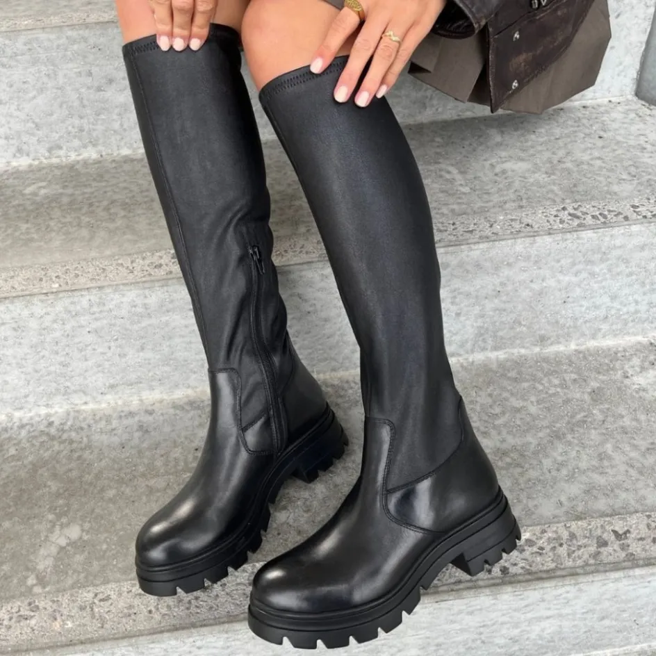 just_me__black_2.webp Copenhagen Shoes Lange Støvler*JUST ME - Black