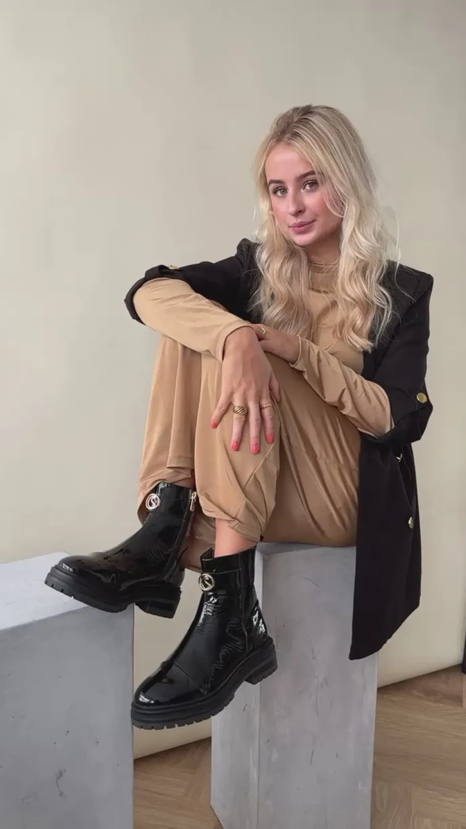 lady_boss_patent__black_patent_3.webp Copenhagen Shoes Ankelstøvler*LADY BOSS PATENT - Black Patent Ladyboss patent boot black patent