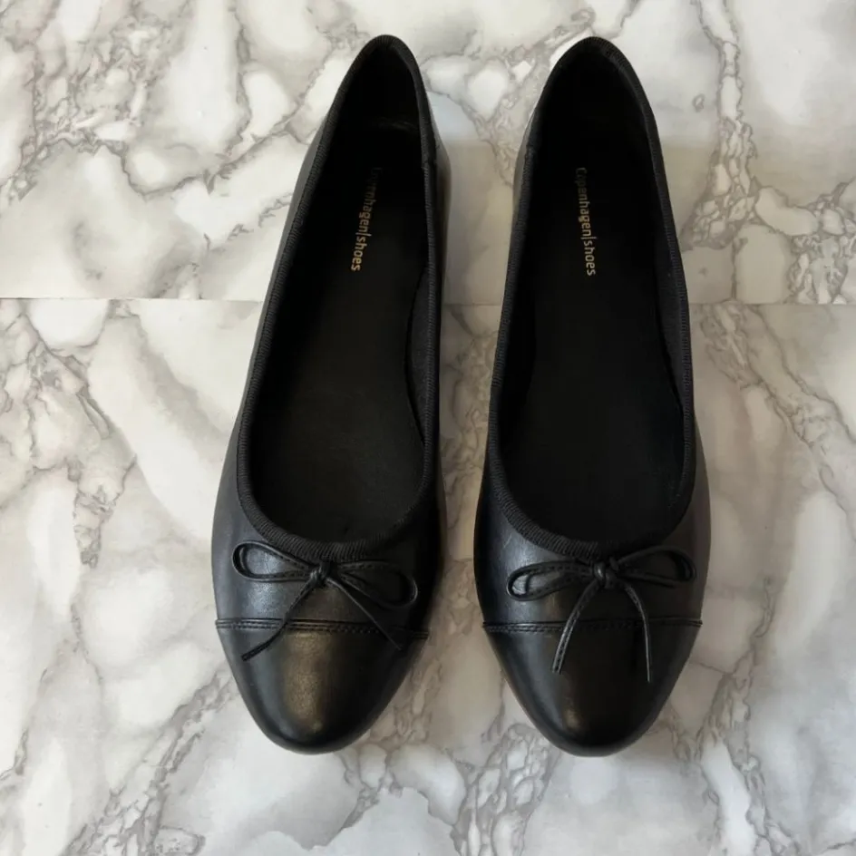 lovely__black_plain_5.webp Copenhagen Shoes Ballerinasko*LOVELY - Black Plain Sblack plain