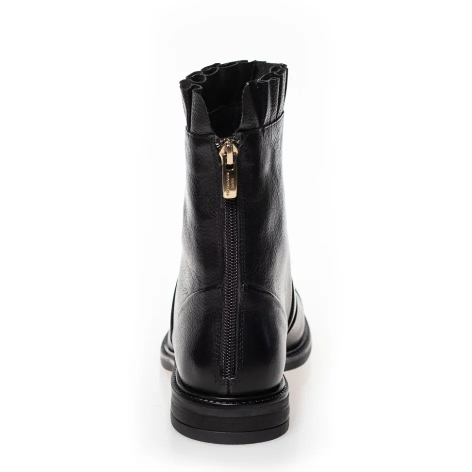 margaret__black_wpatent_toe_8.webp Copenhagen Shoes Ankelstøvler*MARGARET - BLACK W/PATENT TOE Margaretboot black w patent toe