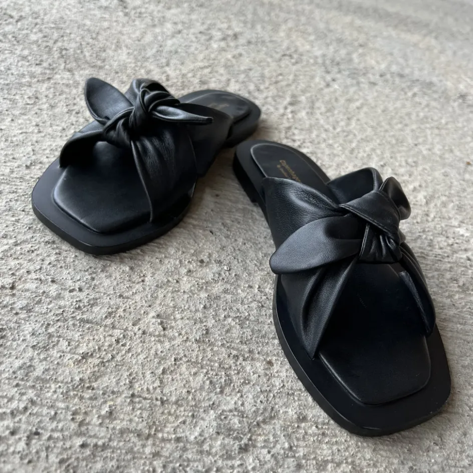 Copenhagen Shoes Flade Sandaler*MILLIONS IN BLACK LEATHER - BLACK Millionsin black leather sandal black