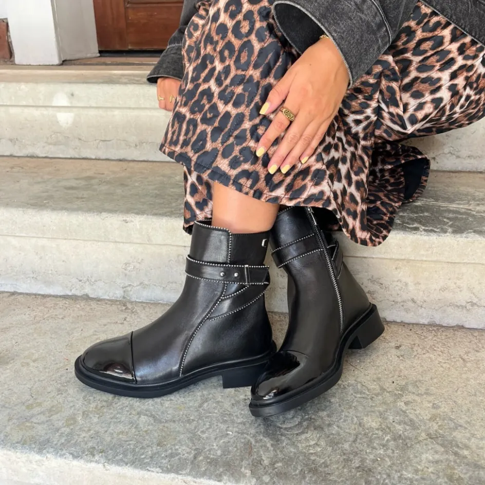 my_moves__black_patent_3.webp Copenhagen Shoes Ankelstøvler*MY MOVES - BLACK PATENT Mymoves boots black patent