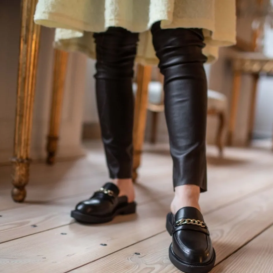 Copenhagen Shoes Loafers*MY VIBES CHAIN - Black Myvibes chain loafer black