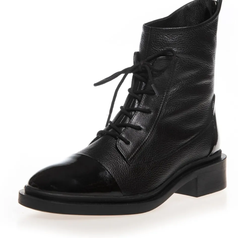 power__black_wpatent_toe_2.webp Copenhagen Shoes Ankelstøvler*POWER - BLACK W/PATENT TOE Powerstoevler black w patent toe