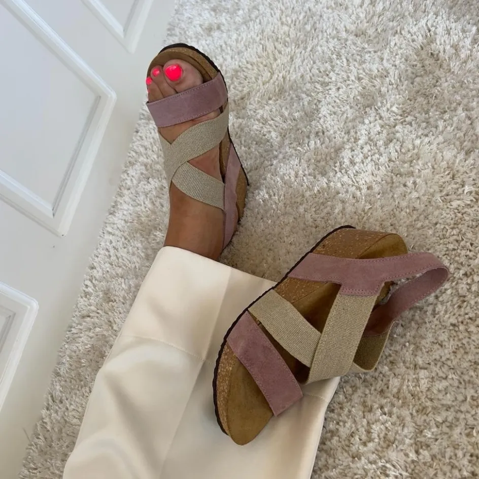 stacia__canvas__rose_2.webp Copenhagen Shoes Sandaler Med Kilehæle*STACIA 21 Canvas - Rose Stacia21 canvas sandal wedge rose