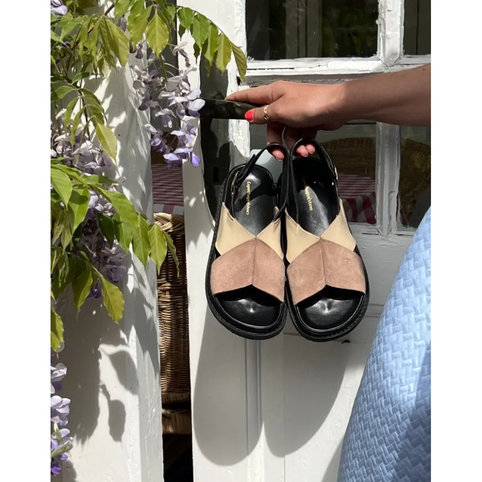 stronger__black_2.webp Copenhagen Shoes Flade Sandaler*STRONGER - BLACK Strongersandal black