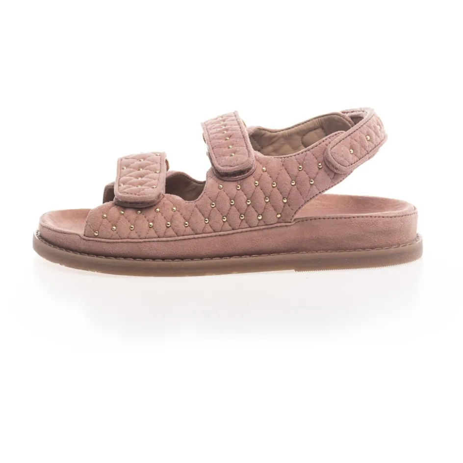 studs_on_suede__papaya_2.webp Copenhagen Shoes Flade Sandaler*STUDS ON SUEDE - PAPAYA Studson suede sandal papaya