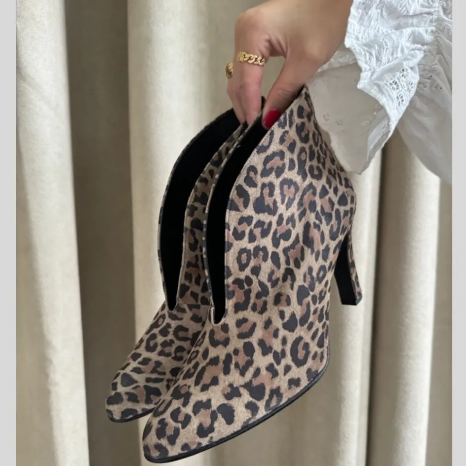 sus__lep__brown_leopard_4.webp Copenhagen Shoes Støvler Med Hæl | Ankelstøvler*SUS 21 LEP. - Brown Leopard Sus21 leopard heels brown leopard