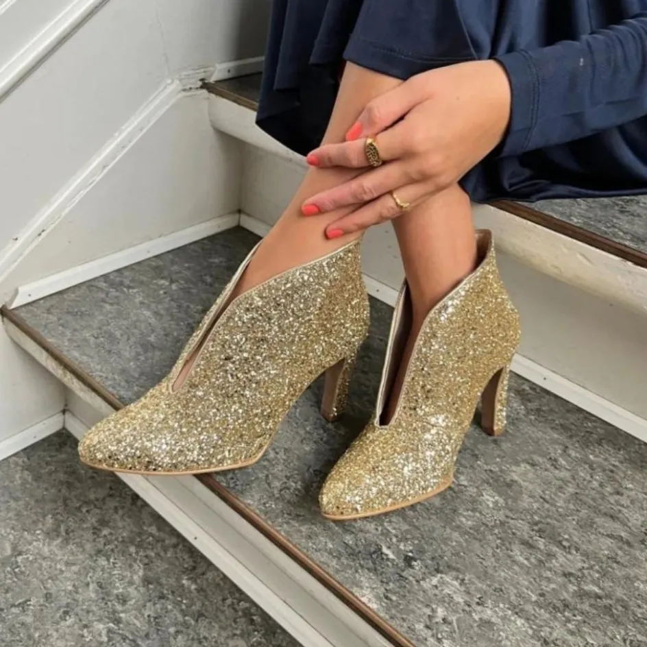 sus_glitter__gold_glitter_7.webp Copenhagen Shoes Stiletter | Støvler Med Hæl*SUS GLITTER - GOLD GLITTER Susglitter heels gold glitter
