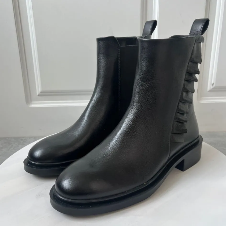 the_fashion_love__black_2.webp Copenhagen Shoes Ankelstøvler*THE FASHION LOVE - BLACK Thefashion love stoevler black