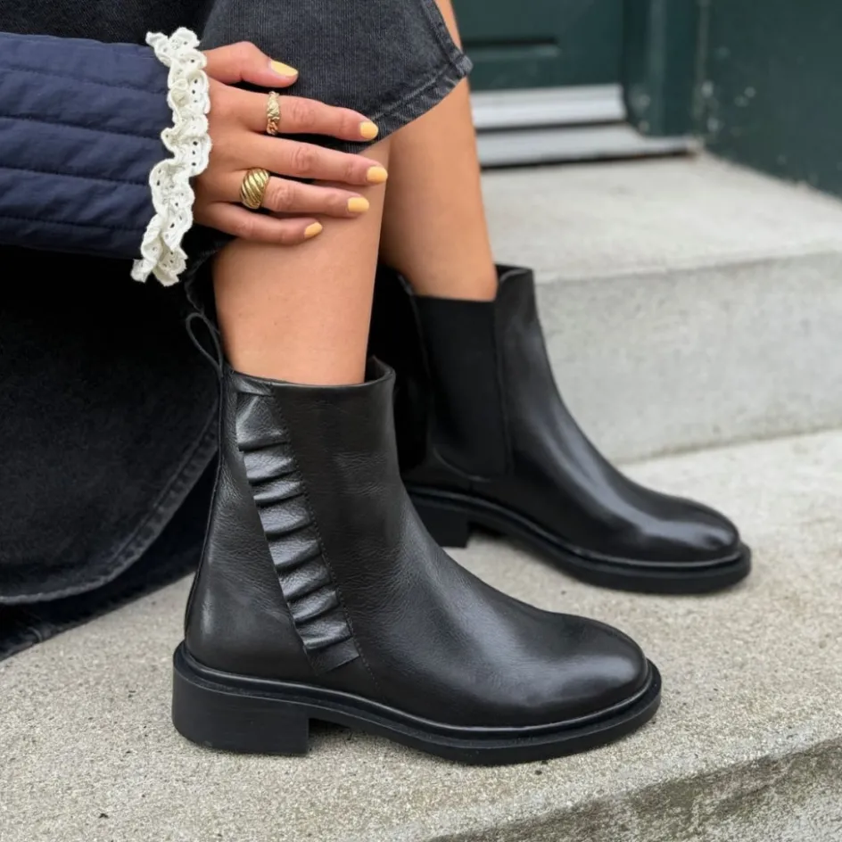 the_fashion_love__black_6.webp Copenhagen Shoes Ankelstøvler*THE FASHION LOVE - BLACK Thefashion love stoevler black