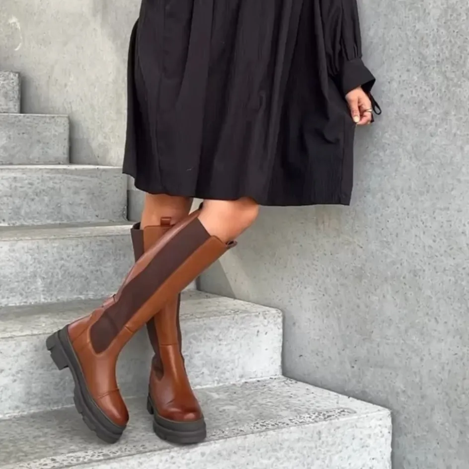 the_follow_boot__cognac_7.webp Copenhagen Shoes Lange Støvler*THE FOLLOW BOOT - Cognac