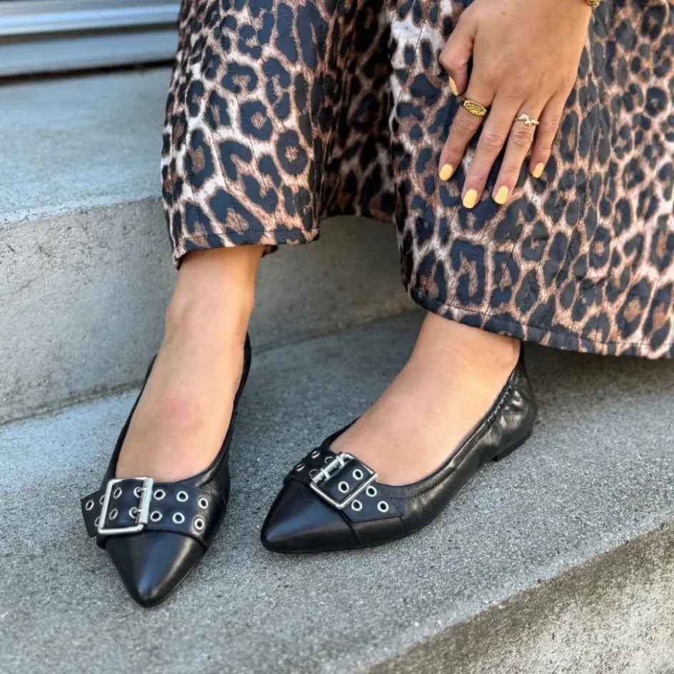 the_reason_why_blk__black_2.webp Copenhagen Shoes Ballerinasko*THE REASON WHY BLK. - Black