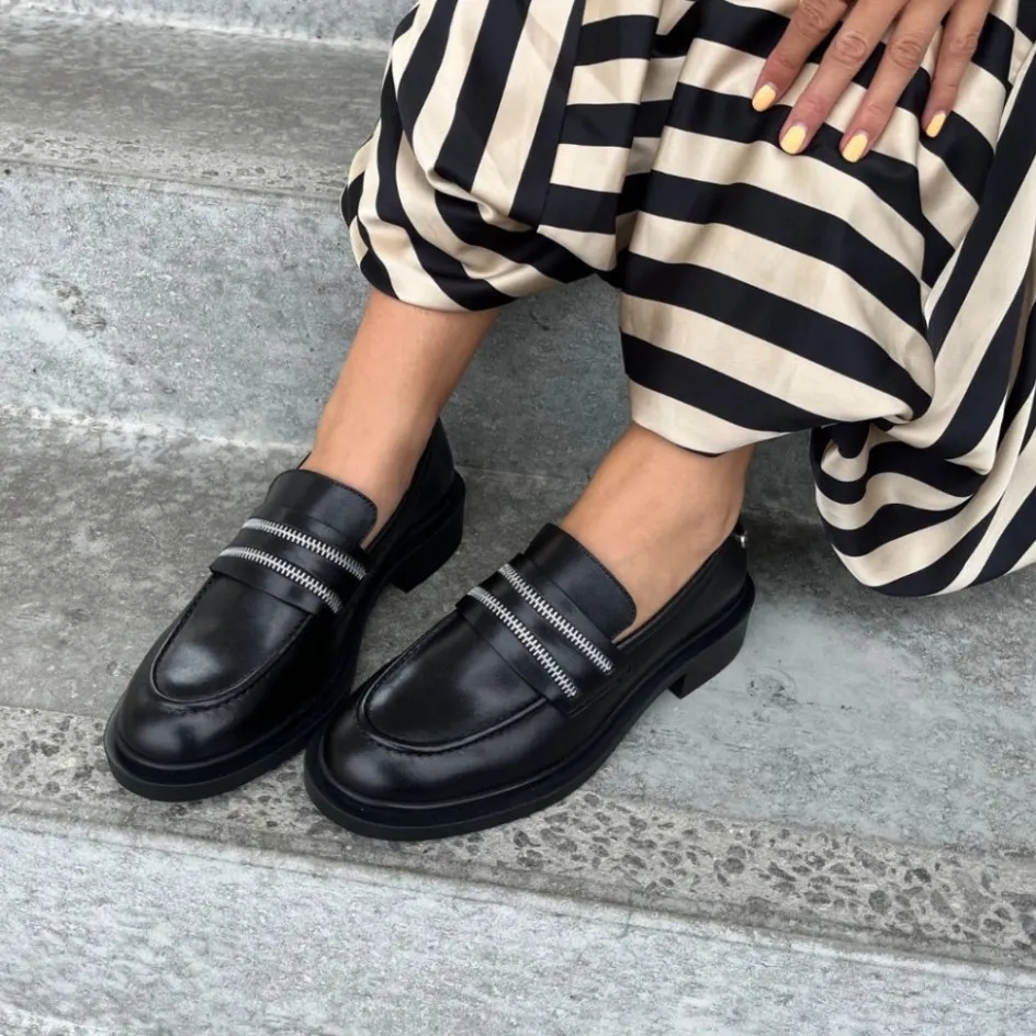 the_zip__black_2.webp Copenhagen Shoes Loafers*THE ZIP - Black