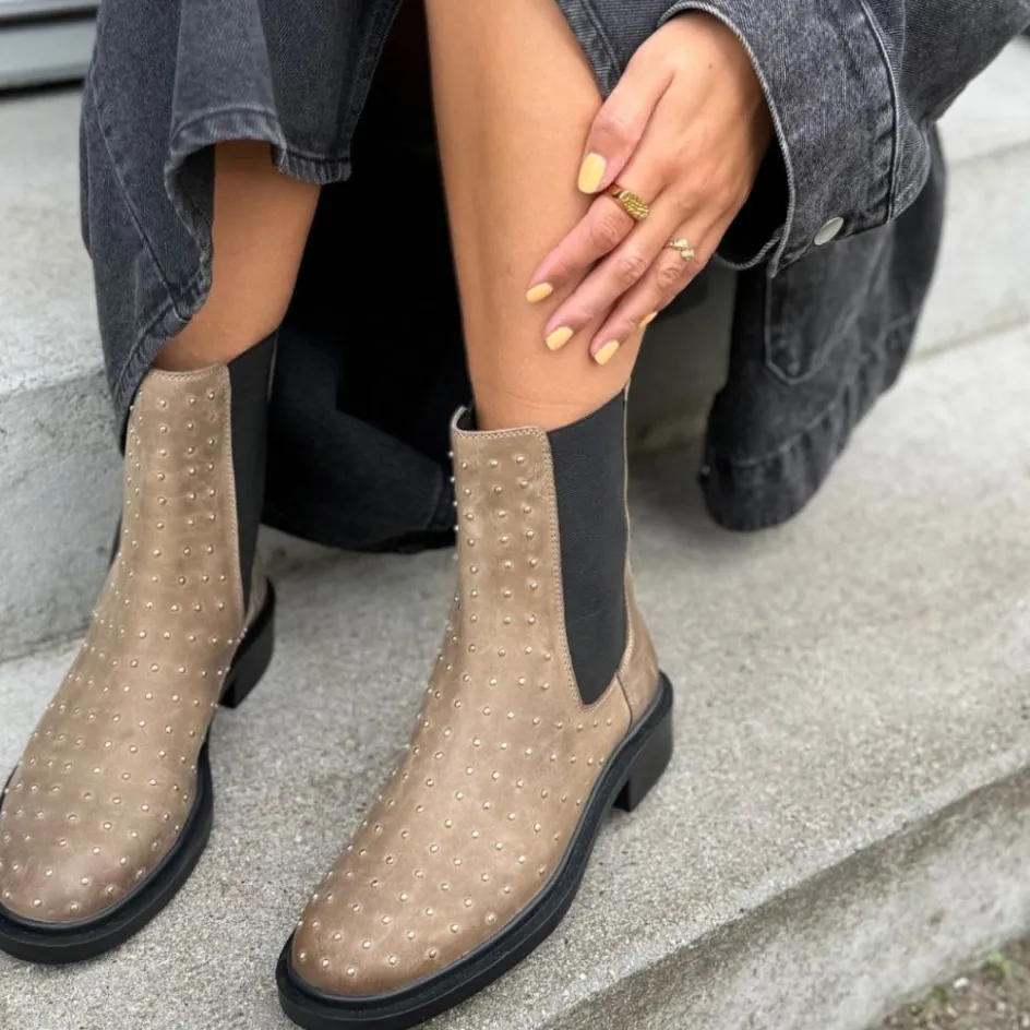 women_support_women__tabacco_grey_3.webp Copenhagen Shoes Ankelstøvler*WOMEN SUPPORT WOMEN - TABACCO (GREY) Womensupport women stoevler tabacco grey