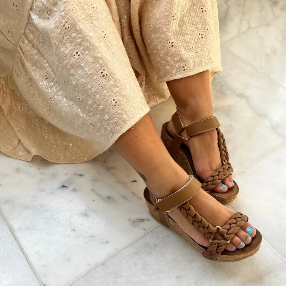 Copenhagen Shoes Sandaler Med Kilehæle*WOVEN LADY - COGNAC Wovenlady sandal wedge cognac
